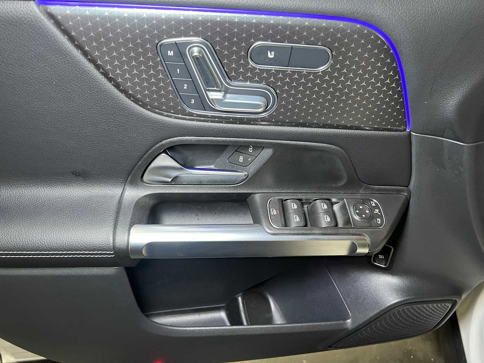 Certified 2025 Mercedes-Benz GLB 250 4MATIC image 22