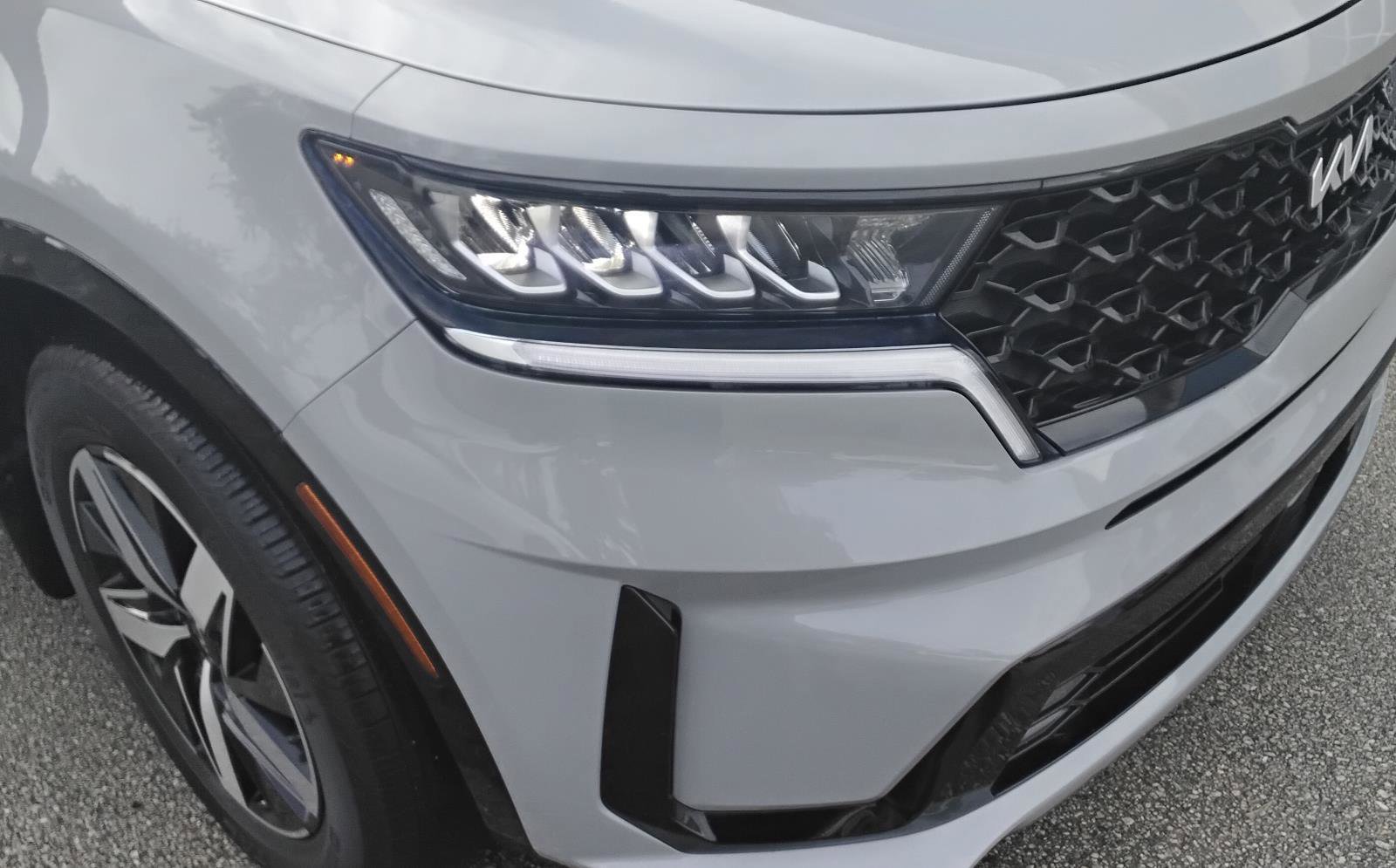 Used 2022 Kia Sorento EX w/ Panoramic Sunroof Package image 8