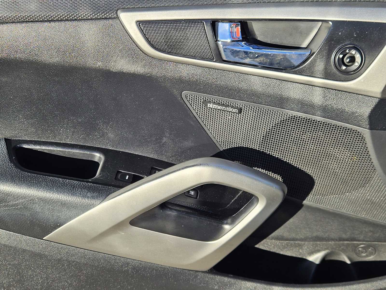 Used 2017 Hyundai Veloster Value Edition image 21