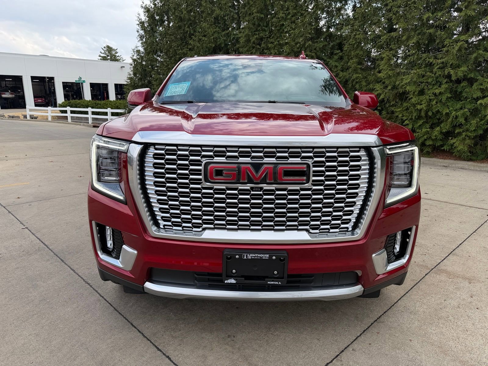 Used 2024 GMC Yukon XL Denali w/ Denali Reserve Package image 6