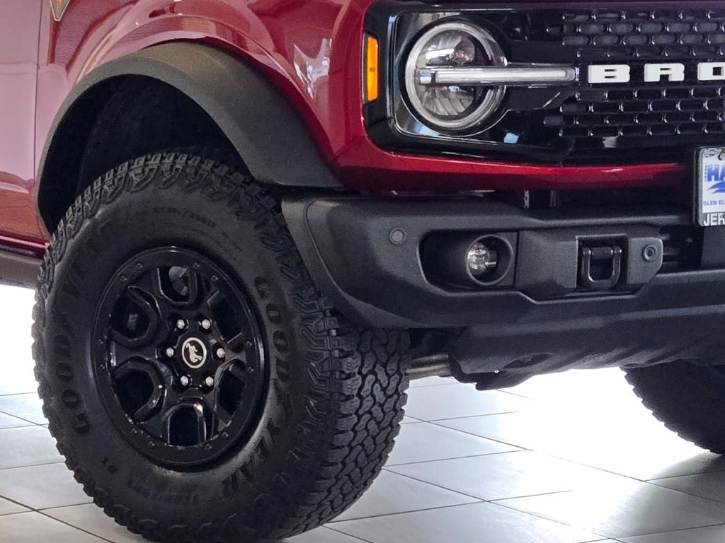 Used 2025 Ford Bronco Badlands AWD/4WD image 2
