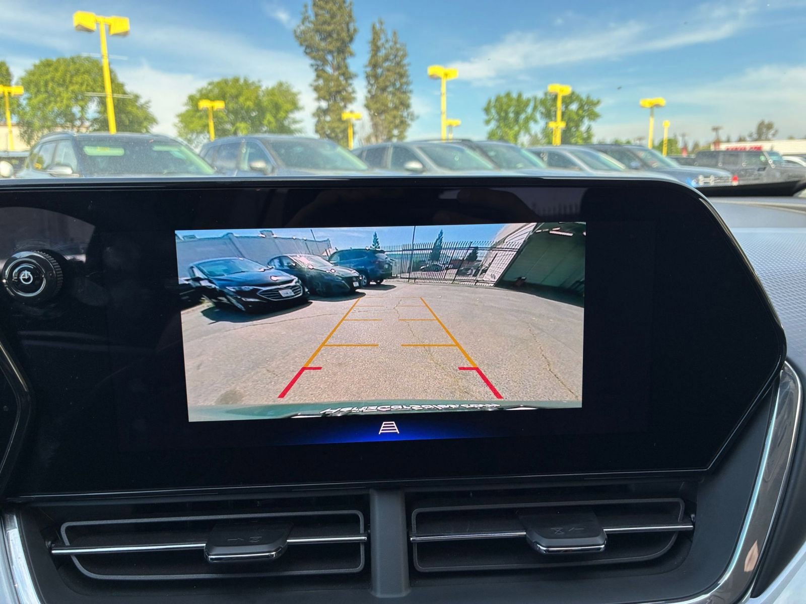 Used 2025 Chevrolet Trax LT image 22