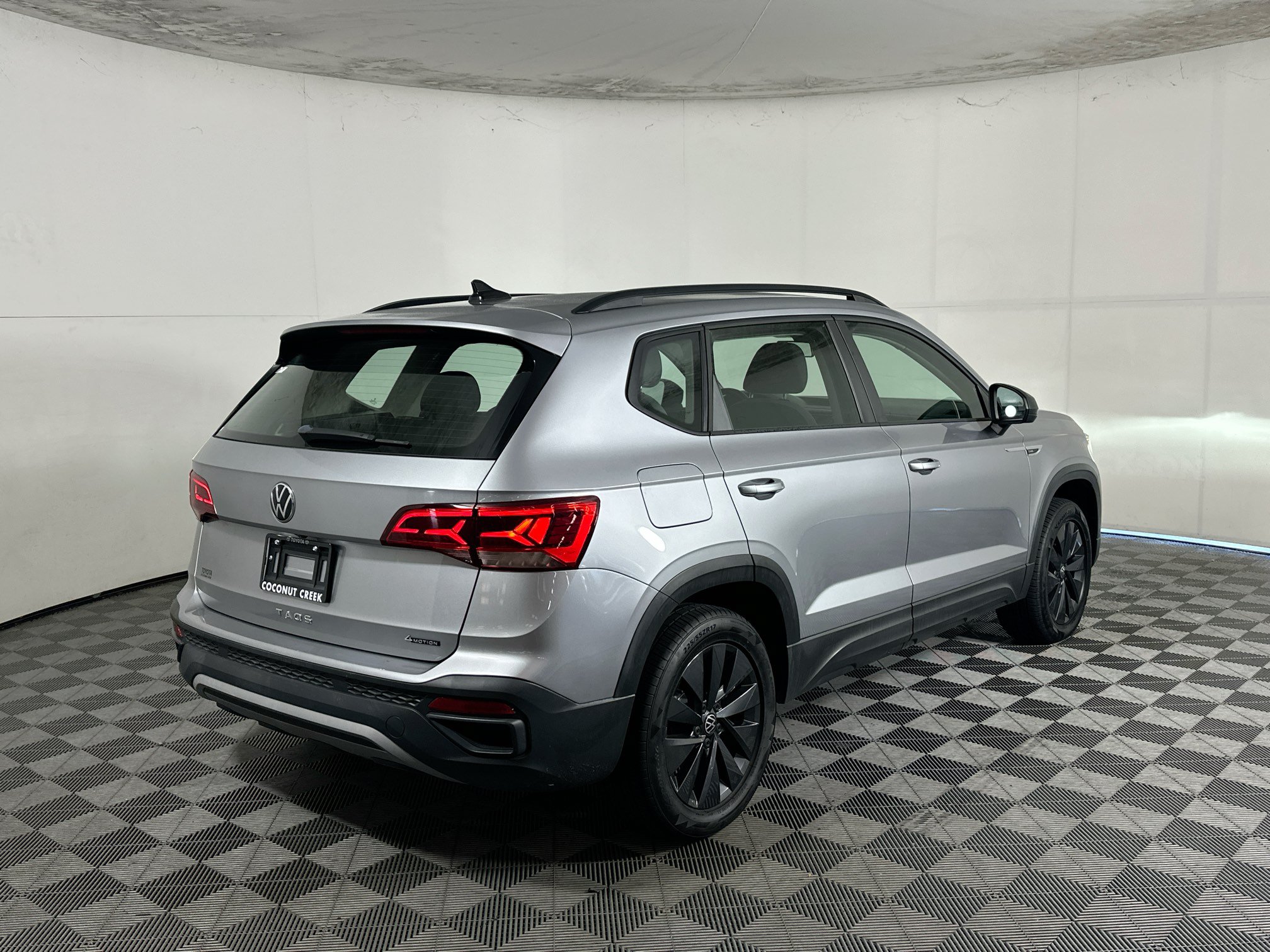 Used 2022 Volkswagen Taos S w/ IQ Drive S Package AWD/4WD image 3