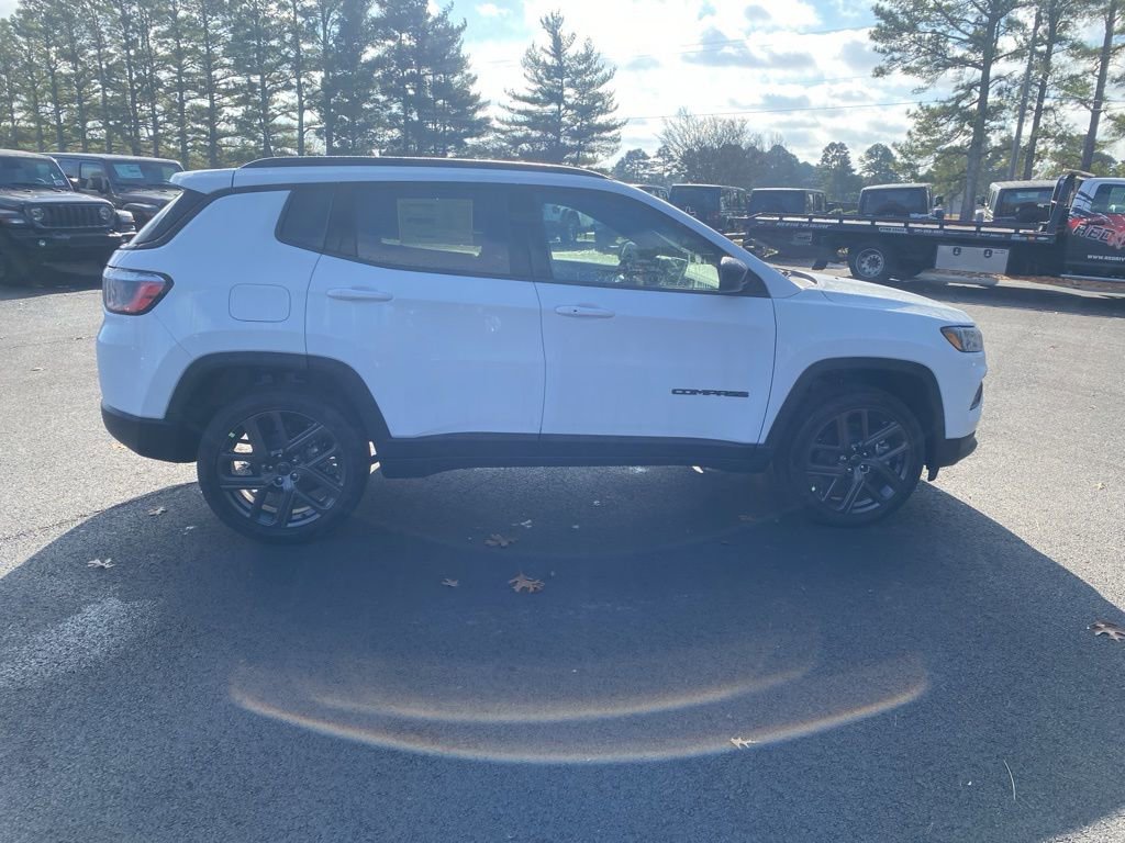 New 2026 Jeep Compass Latitude image 4