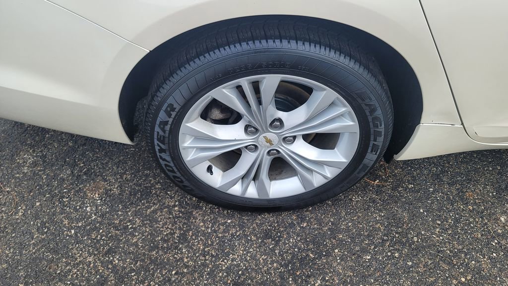 Used 2014 Chevrolet Impala LT w/ Convenience Package image 13
