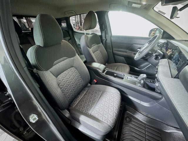 Certified 2025 Nissan Kicks SV AWD/4WD image 22