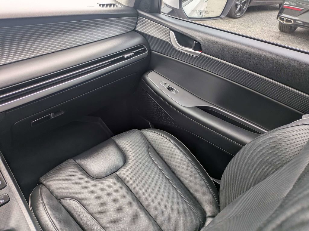 Used 2024 Hyundai Palisade Limited FWD image 18