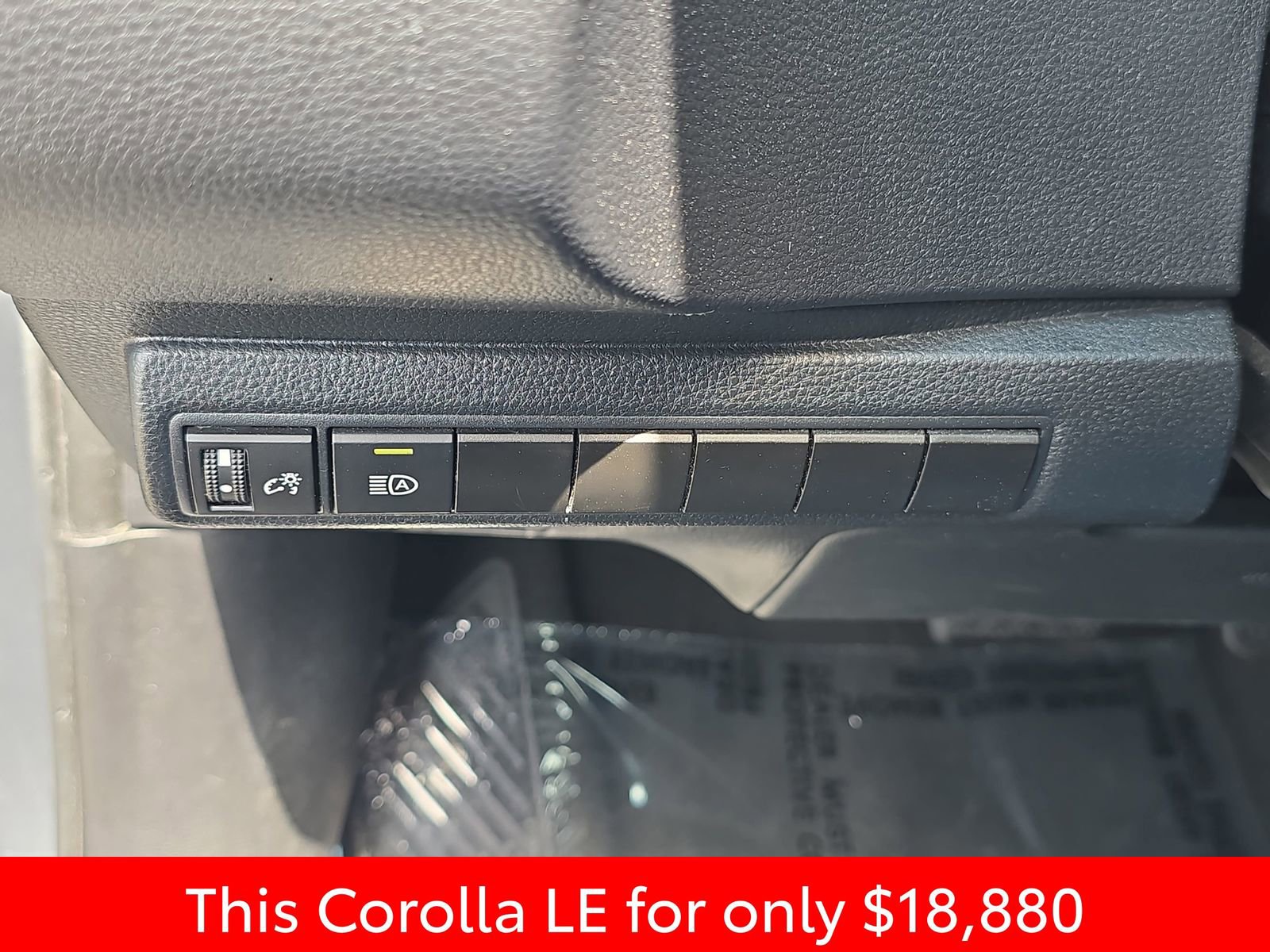 Used 2024 Toyota Corolla LE image 32