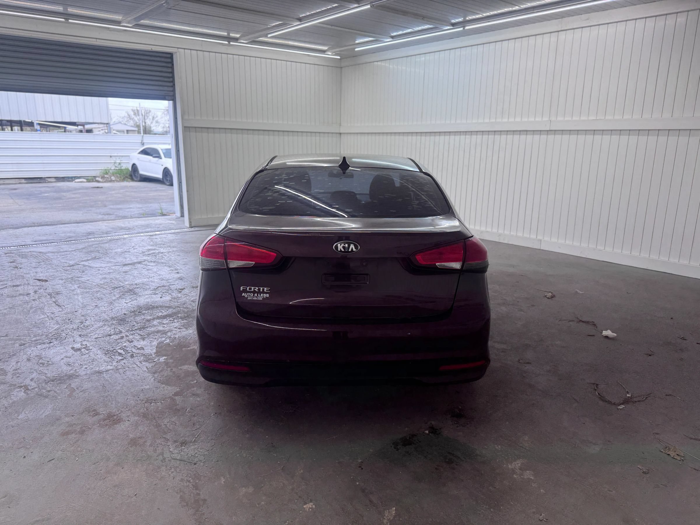 Used 2017 Kia Forte LX FWD image 6