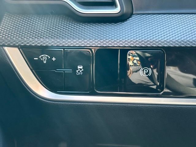 Used 2025 Kia Sportage LX image 19