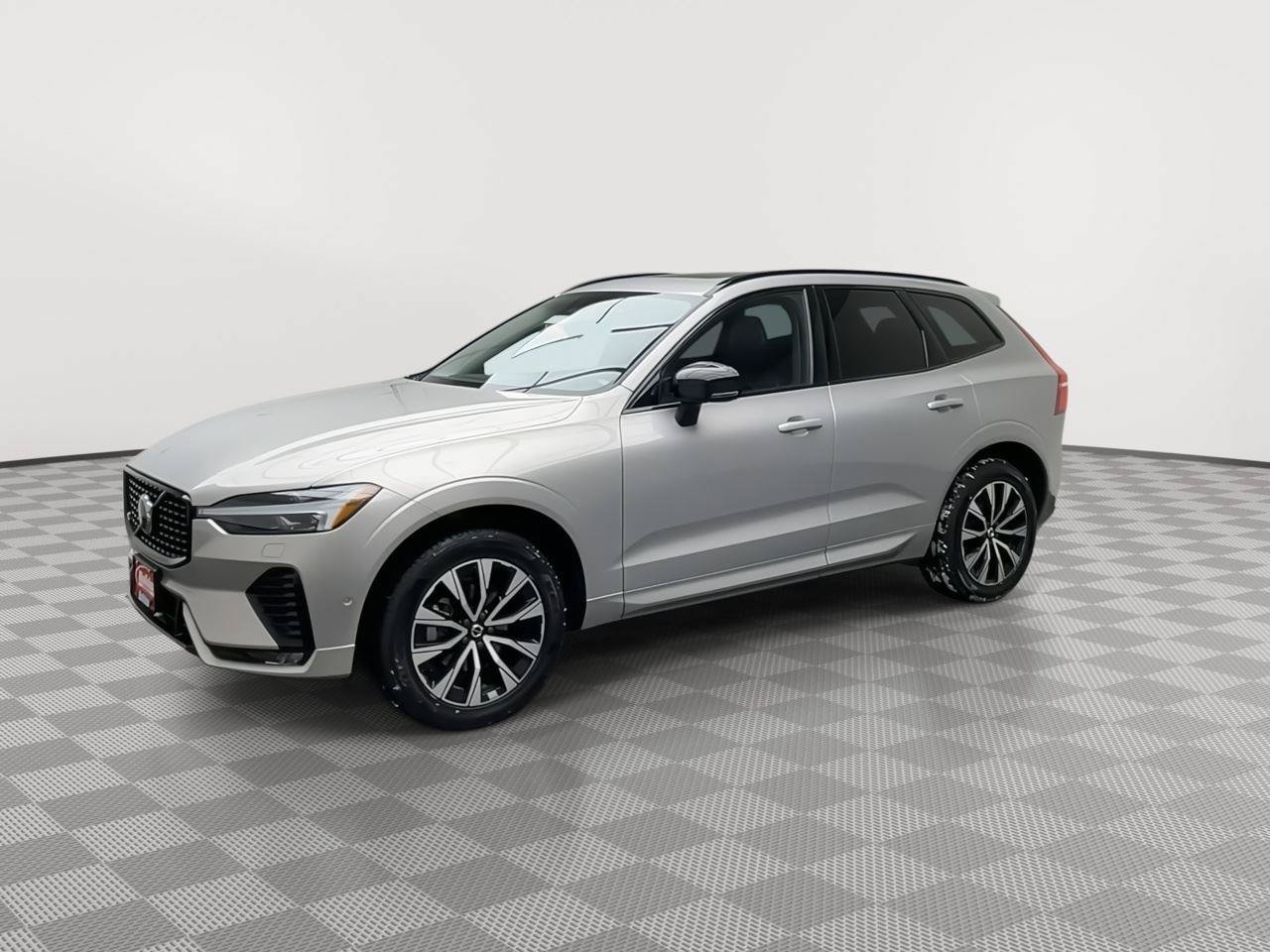 Used 2024 Volvo XC60 B5 Plus AWD/4WD image 34