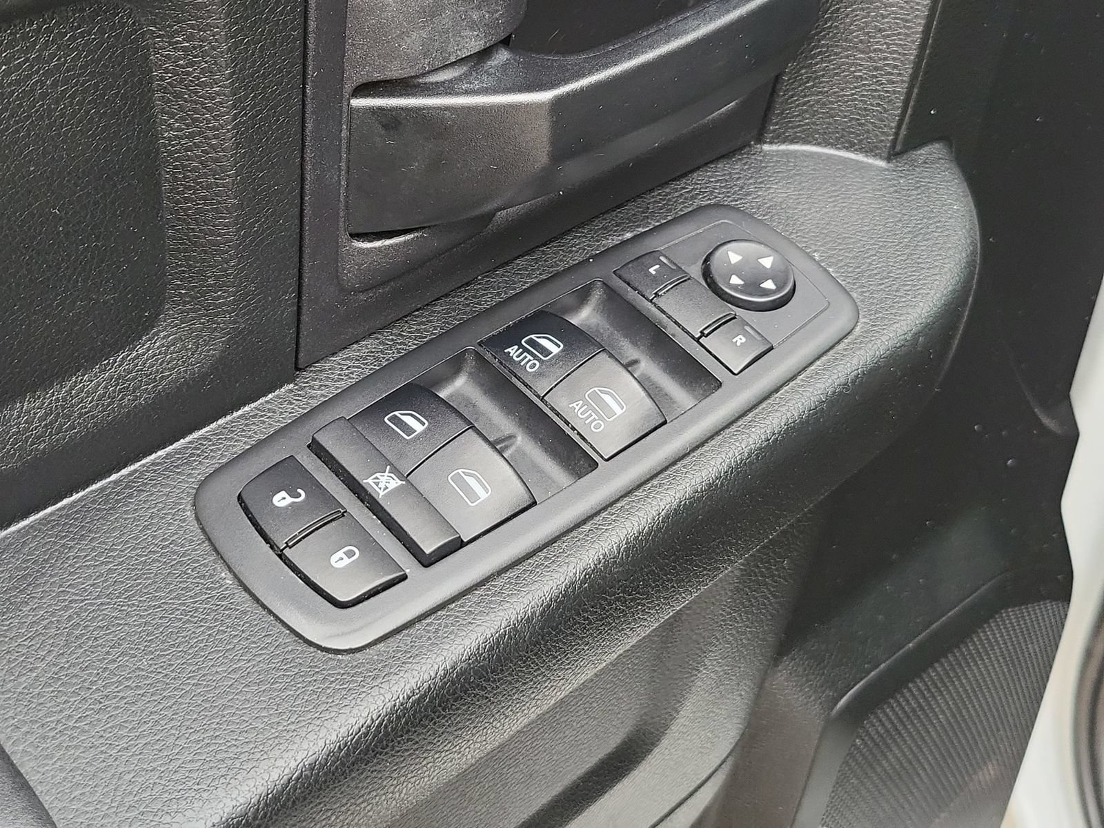 Used 2018 RAM 1500 Express w/ Express Value Package RWD image 22