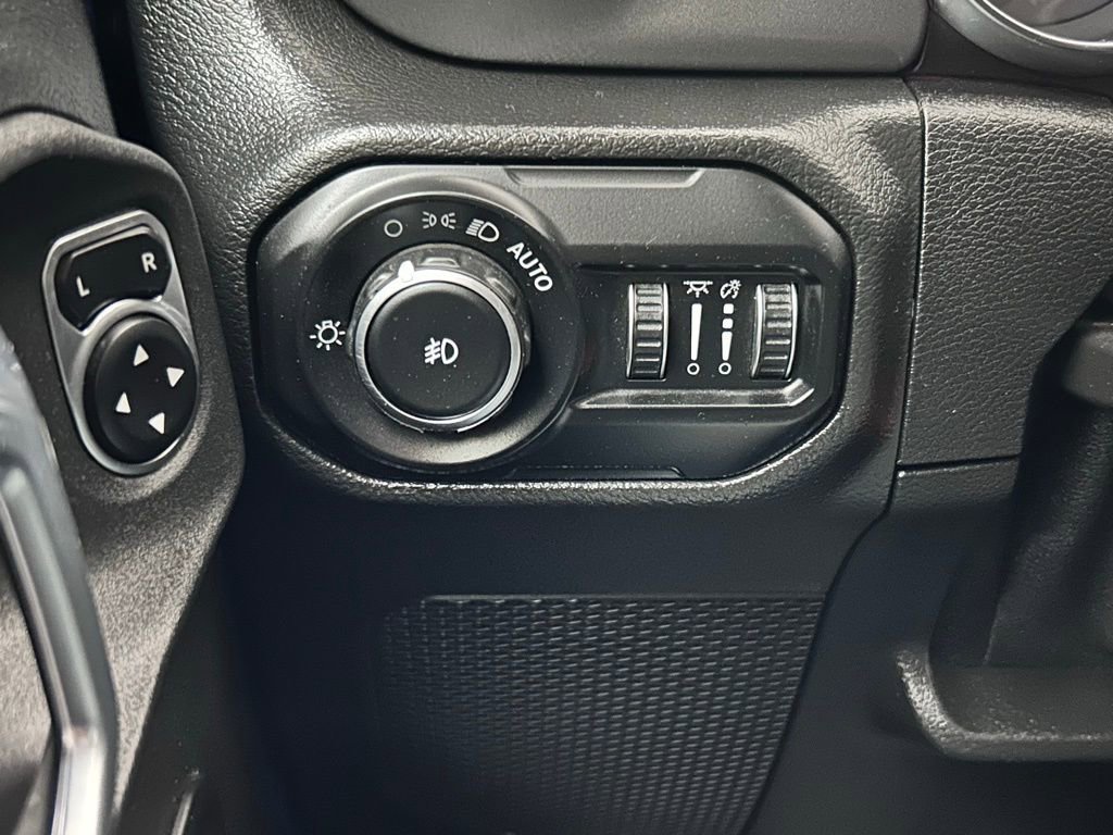 Certified 2021 Jeep Wrangler Sport image 17