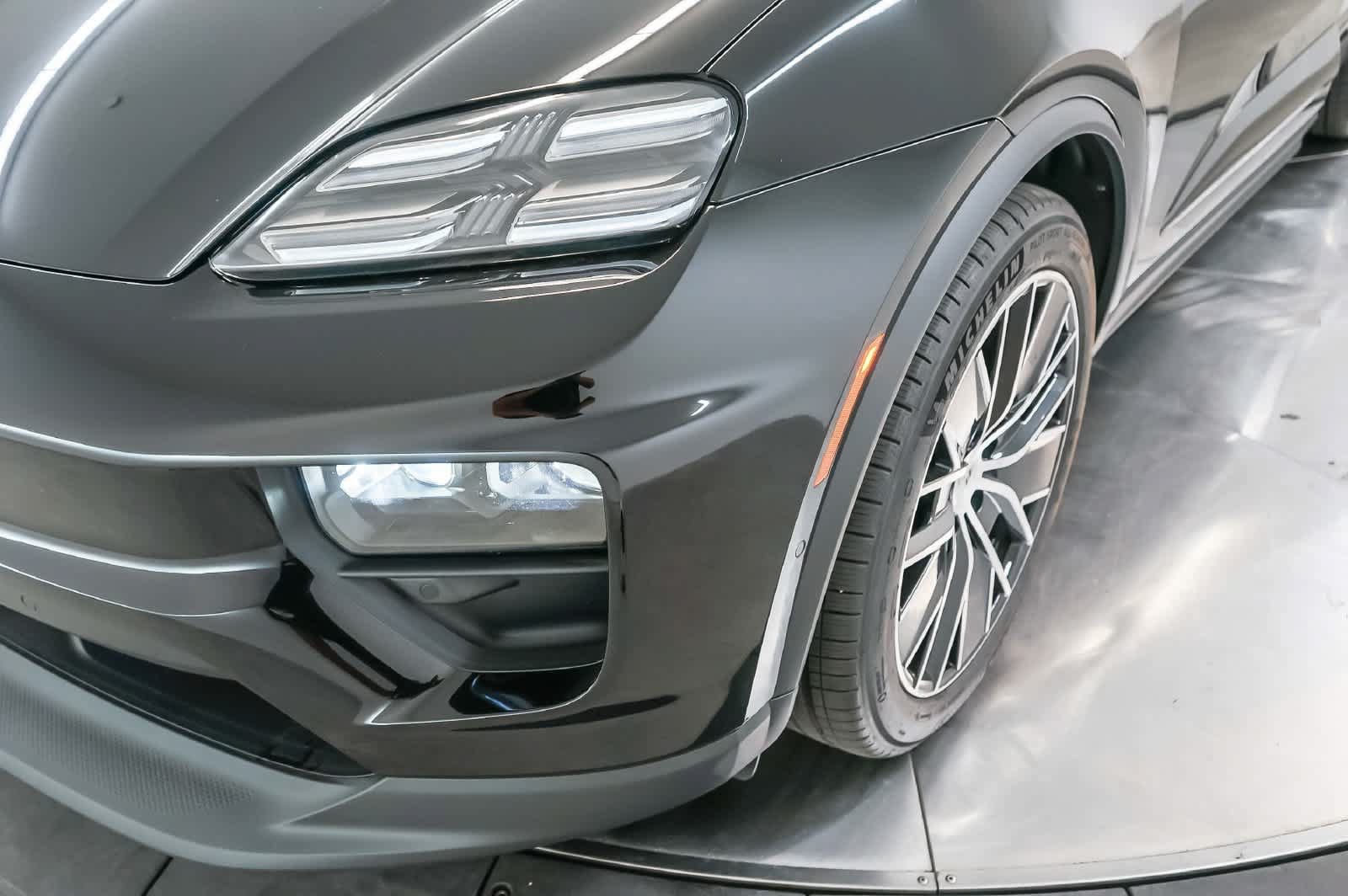 Certified 2026 Porsche Macan Electric RWD image 16