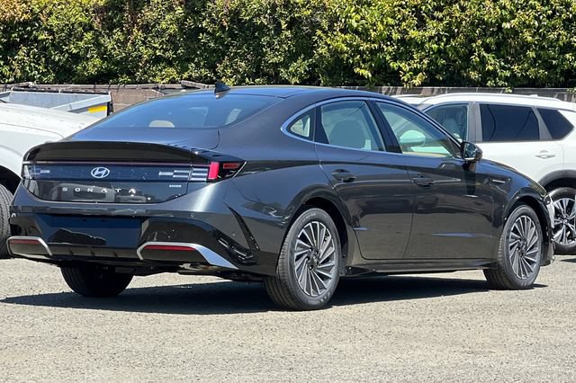 New 2026 Hyundai Sonata Limited FWD image 6