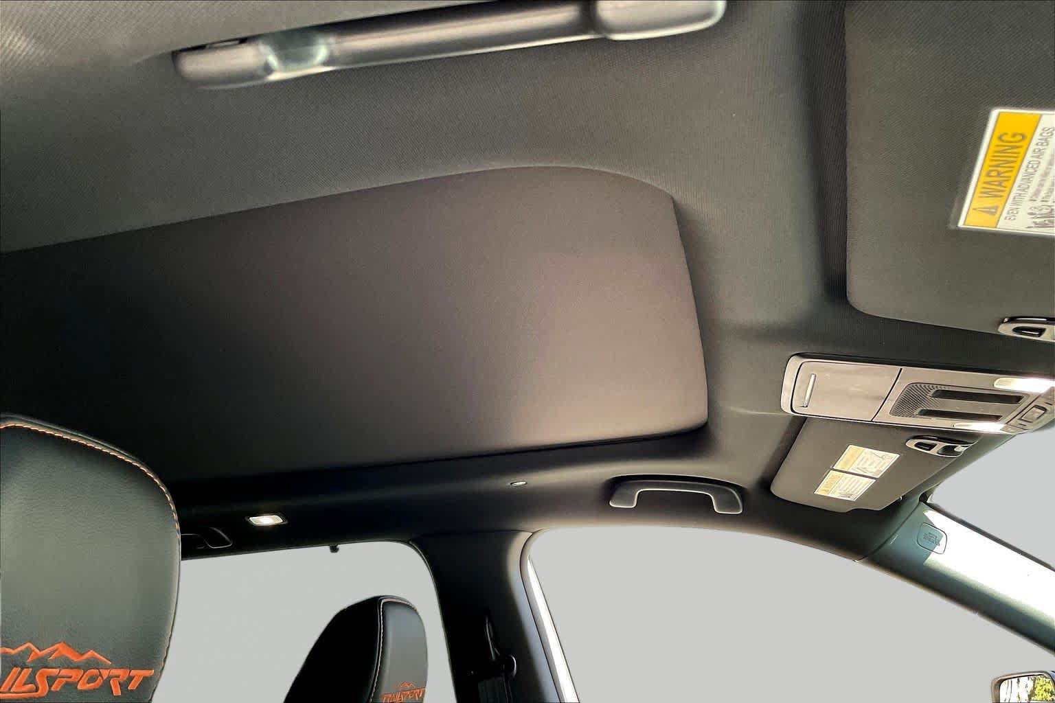Used 2025 Honda Pilot TrailSport image 14