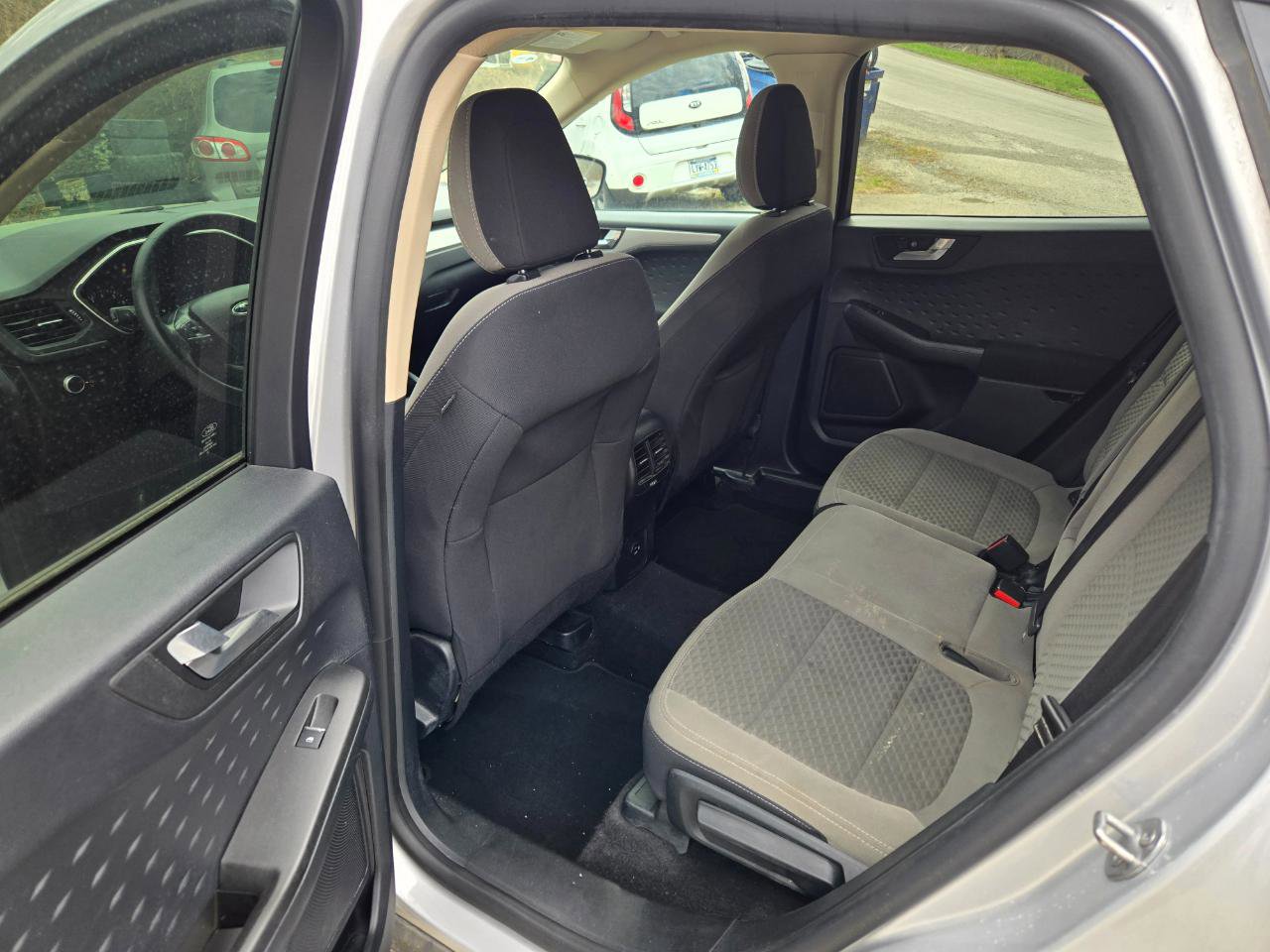Used 2020 Ford Escape SE image 10
