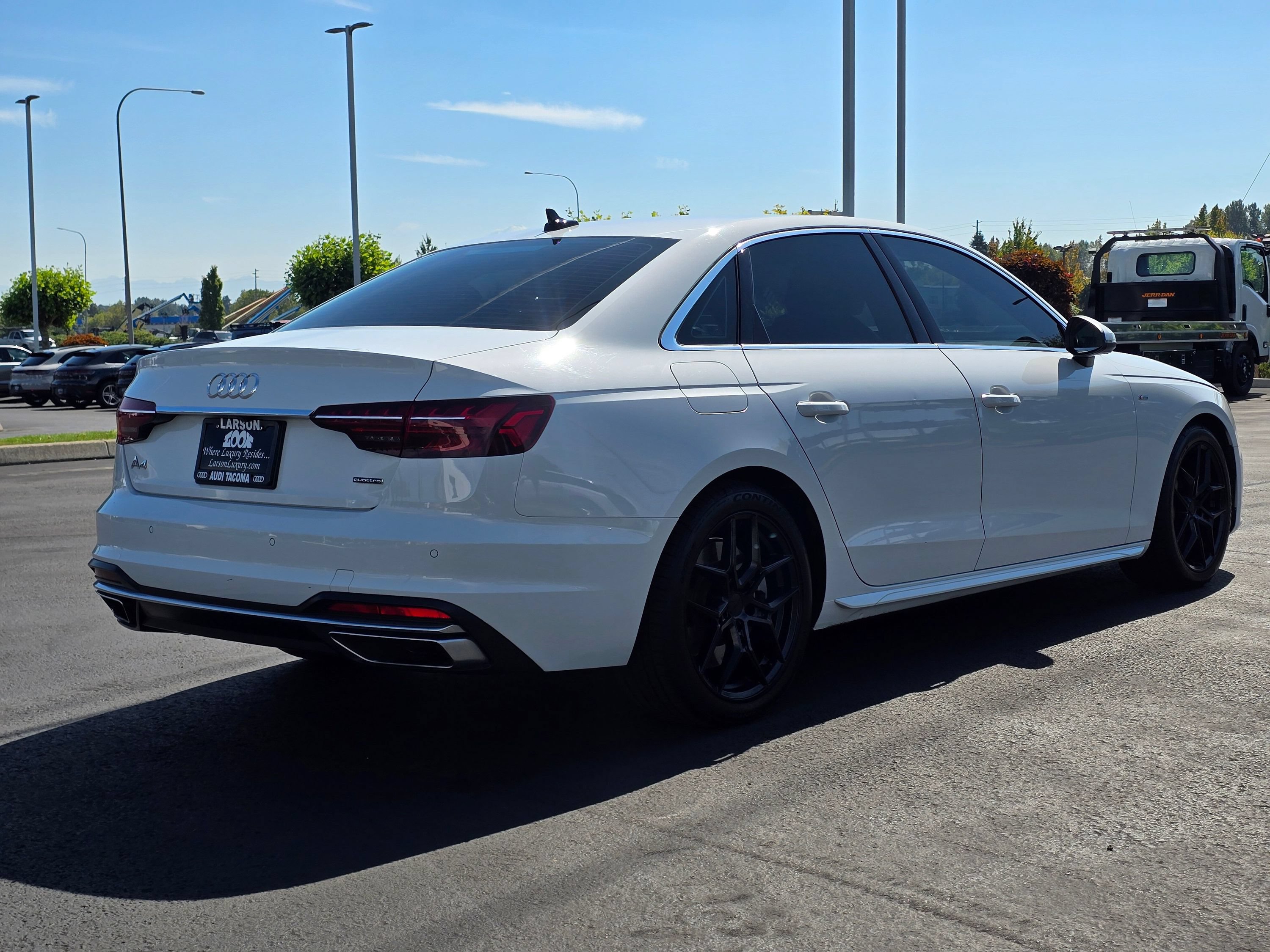 Used 2022 Audi A4 2.0T Premium Plus AWD/4WD image 5