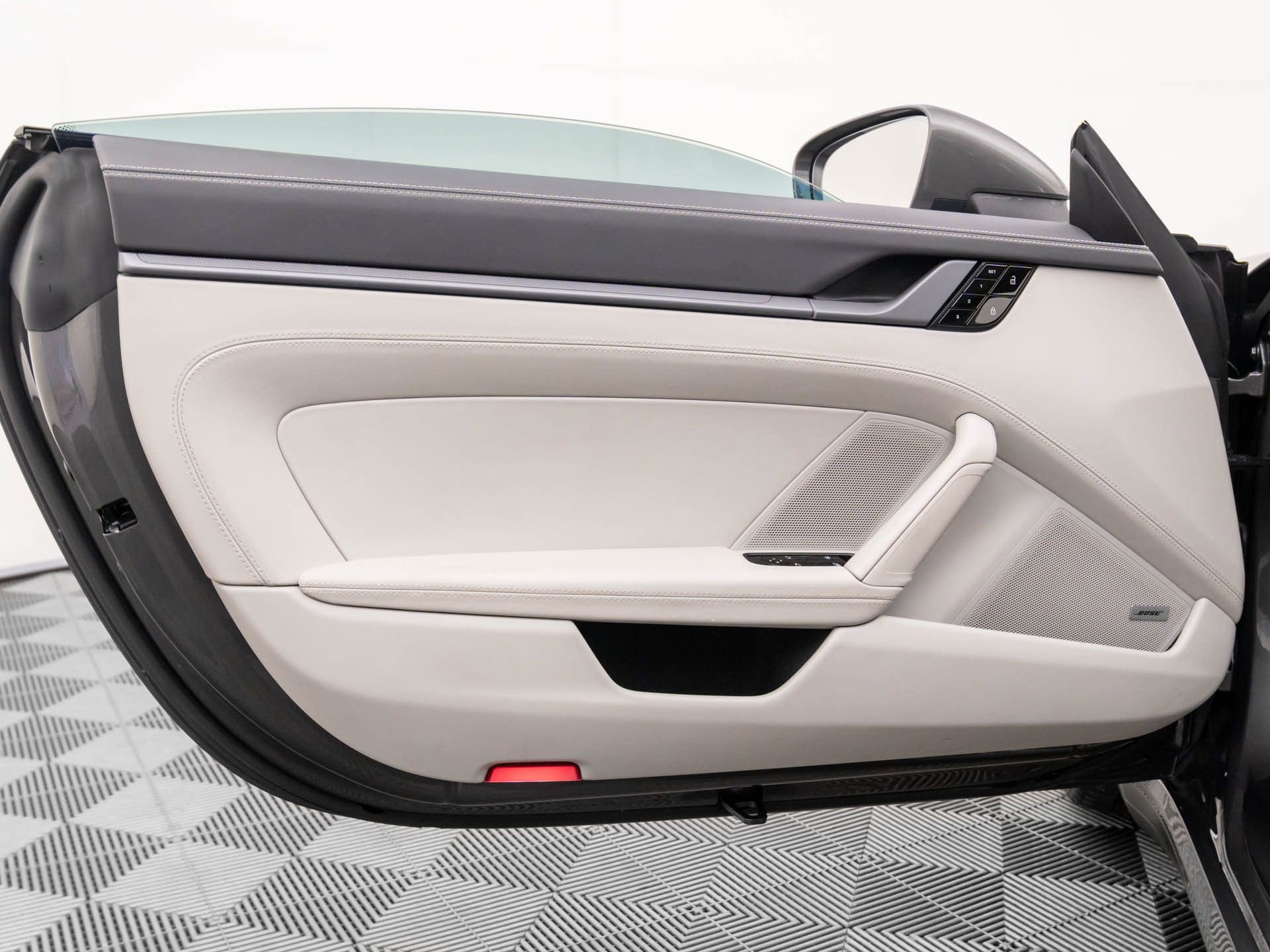 Used 2021 Porsche 911 Carrera image 14