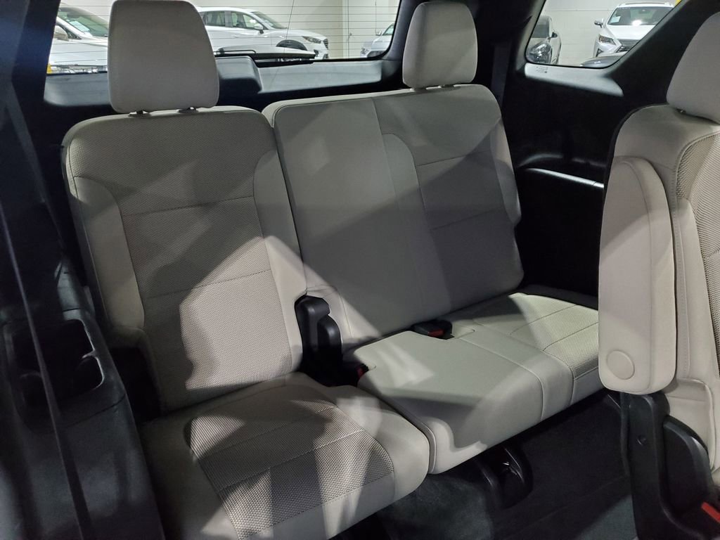 Used 2022 Chevrolet Traverse LT image 21