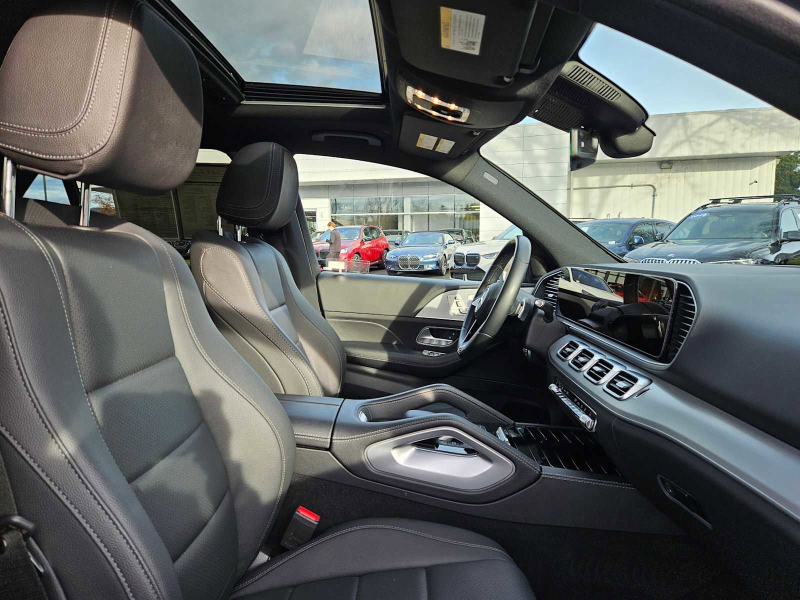 Used 2024 Mercedes-Benz GLE 450e 4MATIC image 11