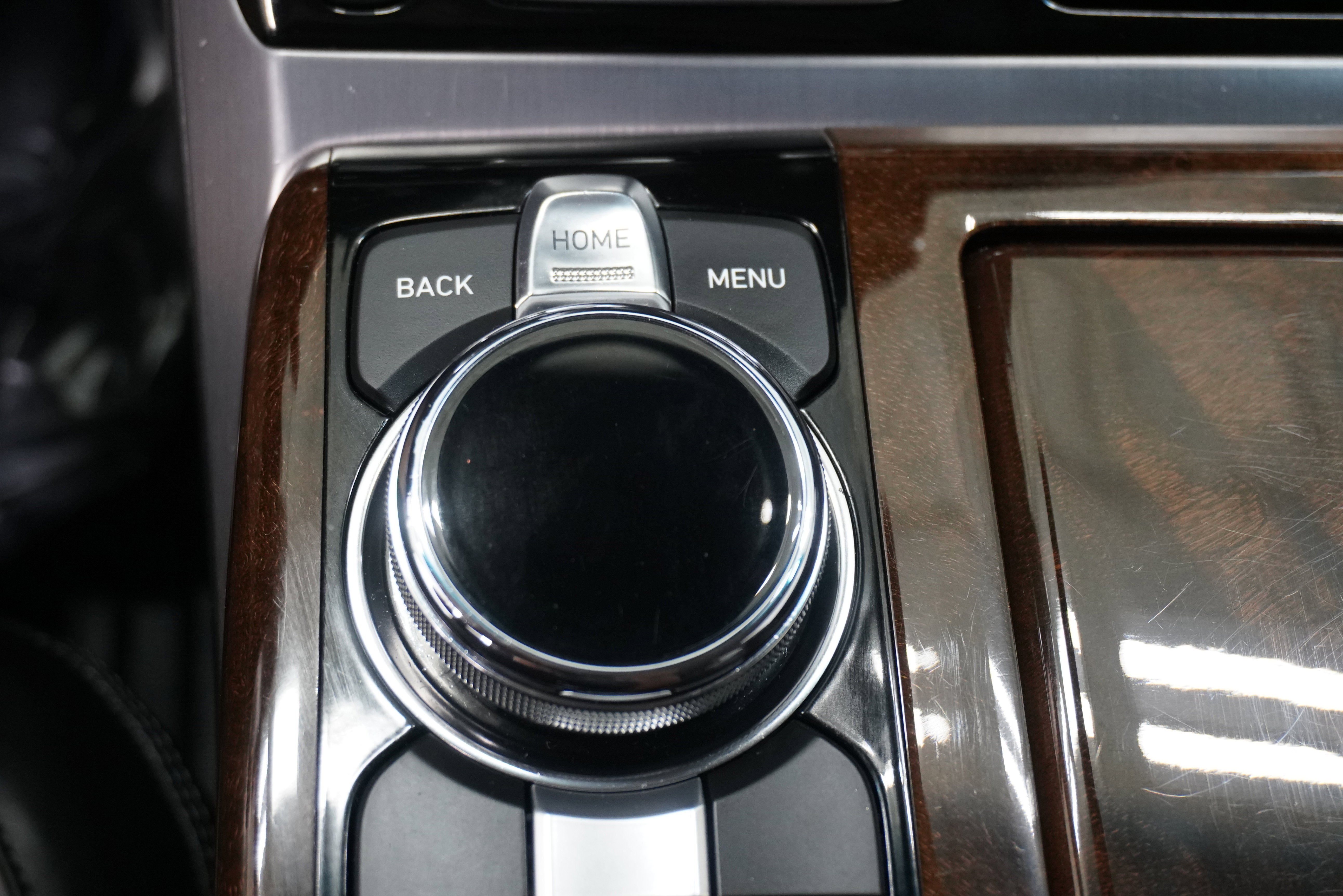 Used 2019 Genesis G90 3.3T Premium image 27