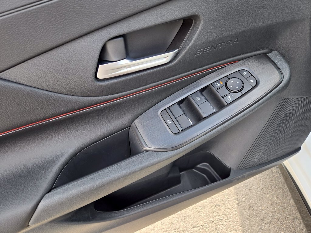 New 2027 Nissan Sentra SR w/ Floor Mat Package FWD image 12
