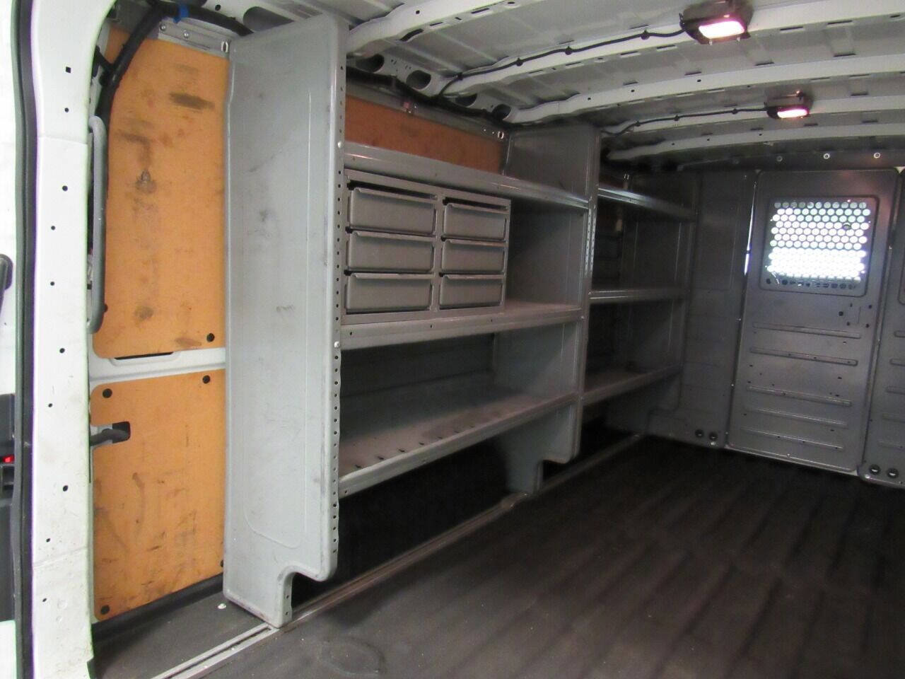 Used 2017 Nissan NV 3500 SV w/ Technology Package image 17