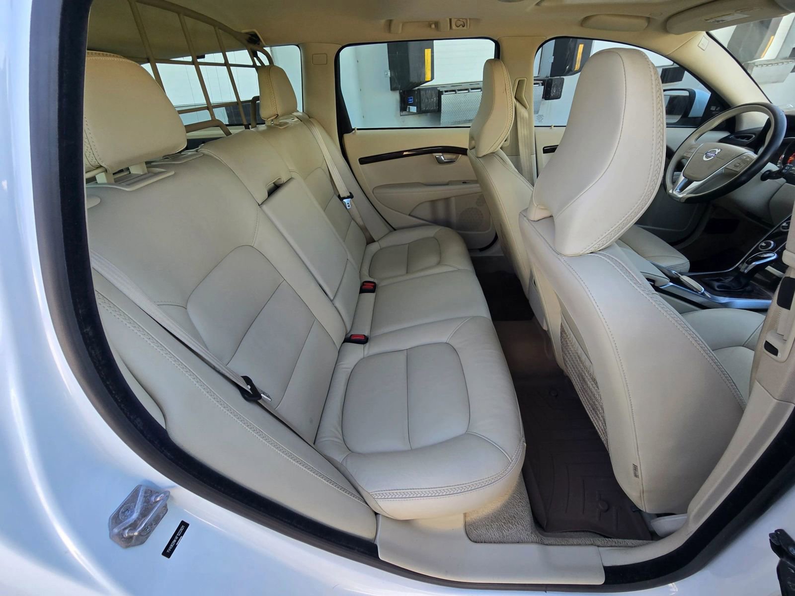 Used 2015 Volvo XC70 T6 AWD/4WD image 18