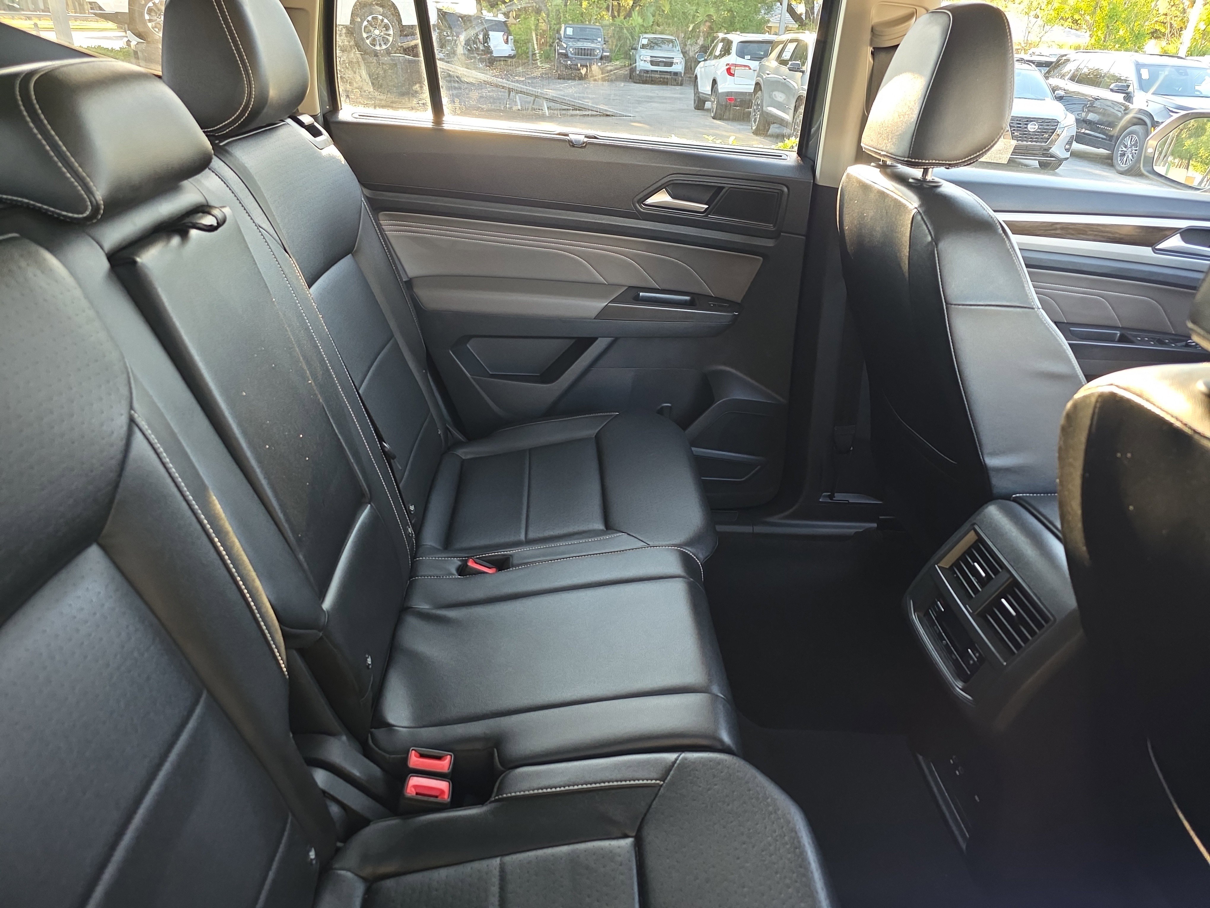 Used 2022 Volkswagen Atlas SE image 16