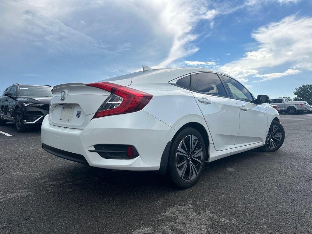 Used 2018 Honda Civic EX-L image 10