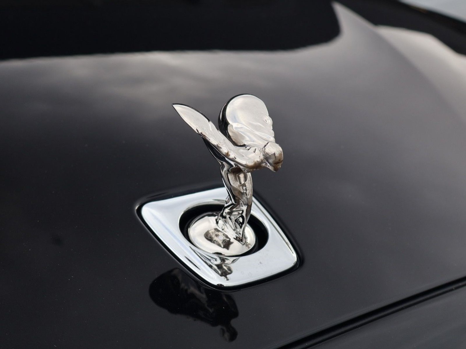 Used 2024 Rolls-Royce Spectre AWD/4WD image 26