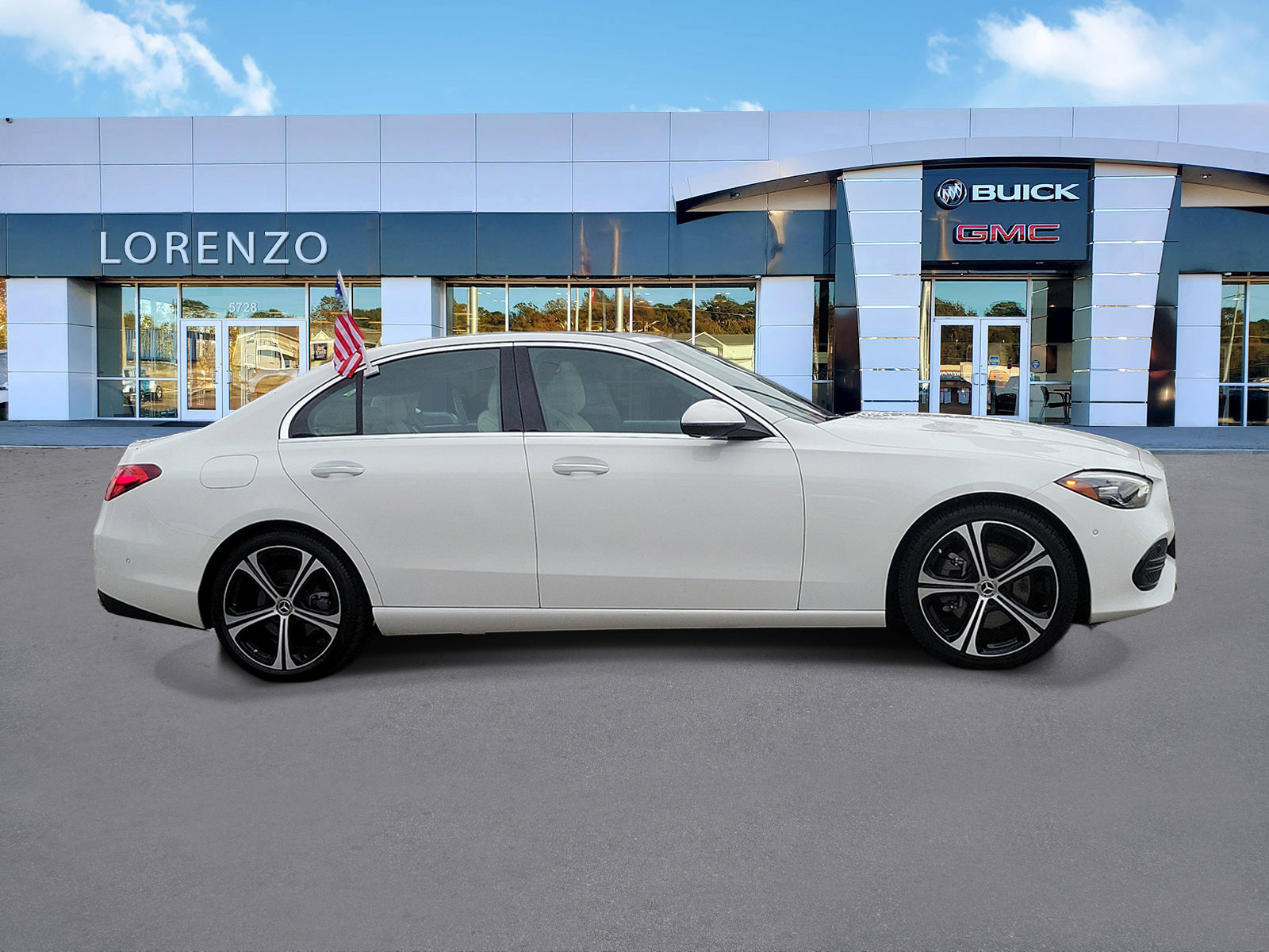 Used 2025 Mercedes-Benz C 300 Sedan image 4