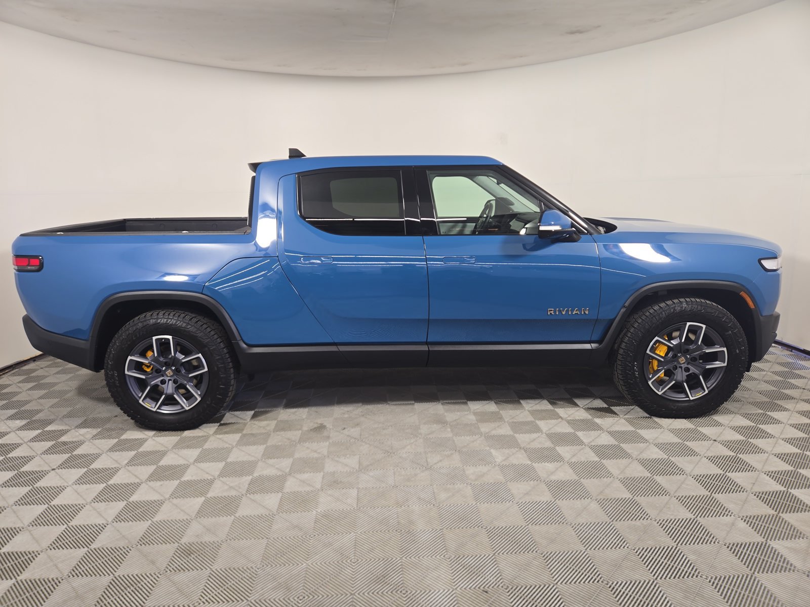 Used 2022 Rivian R1T Launch Edition AWD/4WD image 6