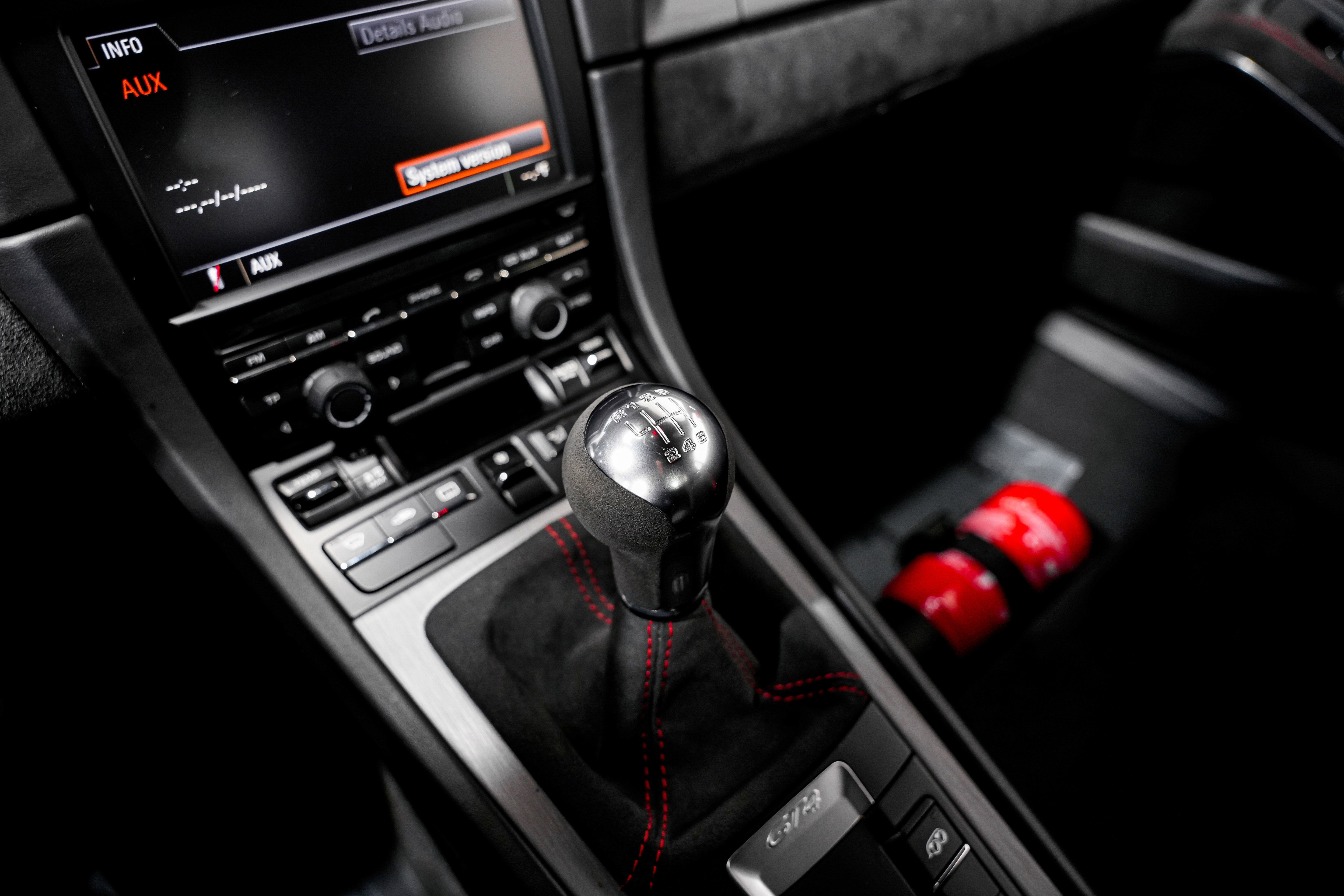 Used 2016 Porsche Cayman GT4 image 16