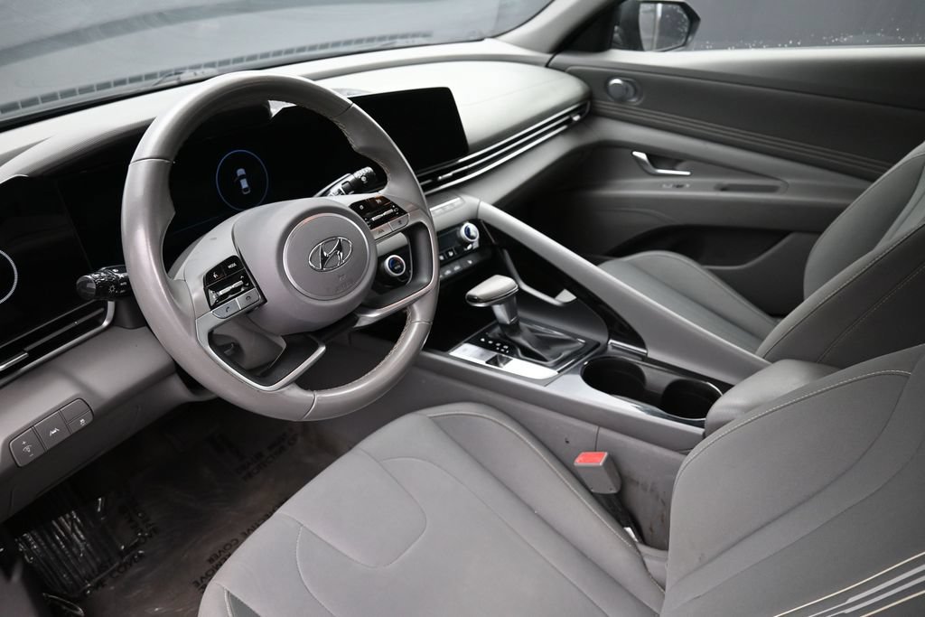 Used 2023 Hyundai Elantra SEL w/ Convenience Package FWD image 19