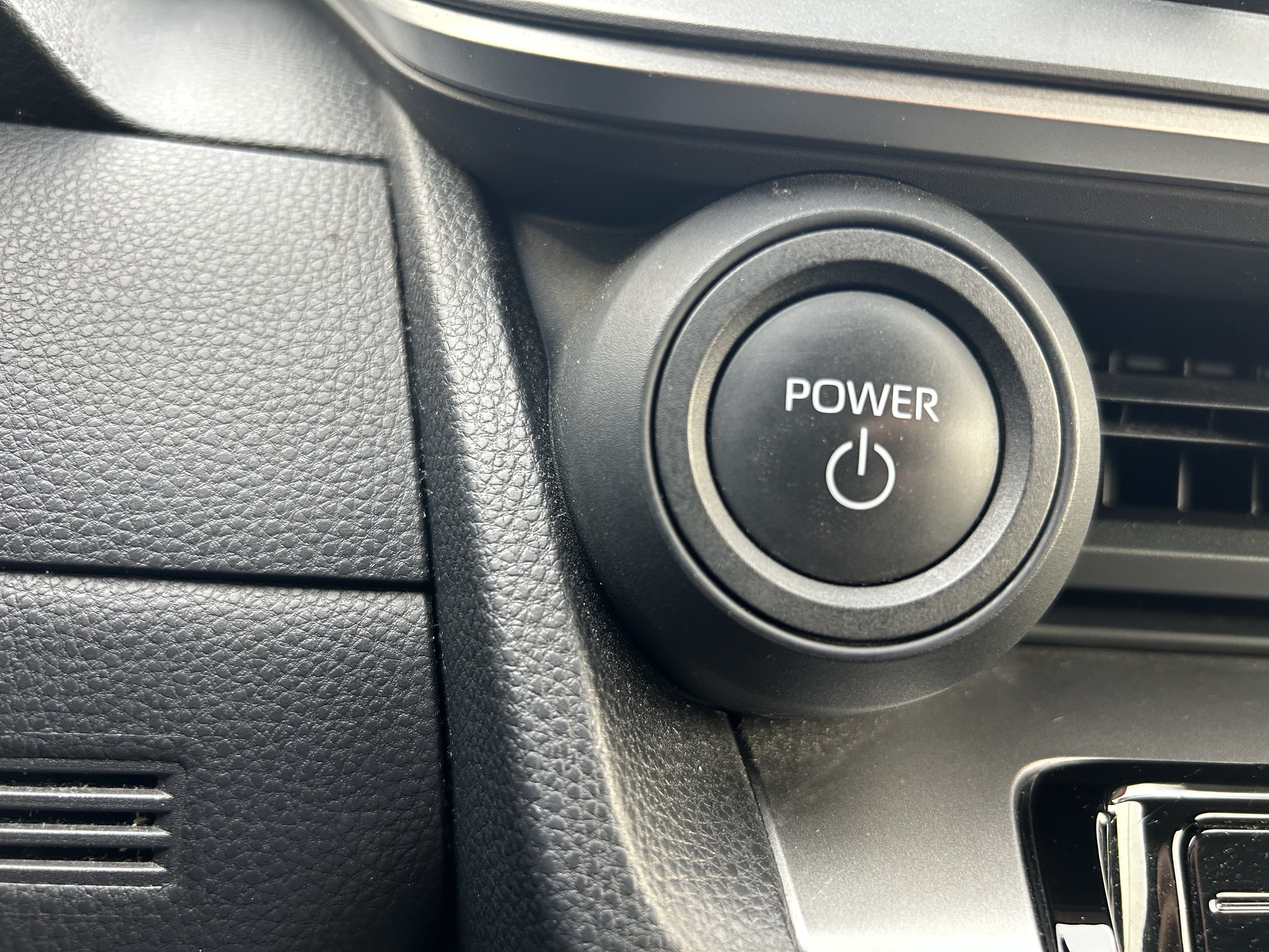 Used 2024 Toyota Prius LE FWD image 29