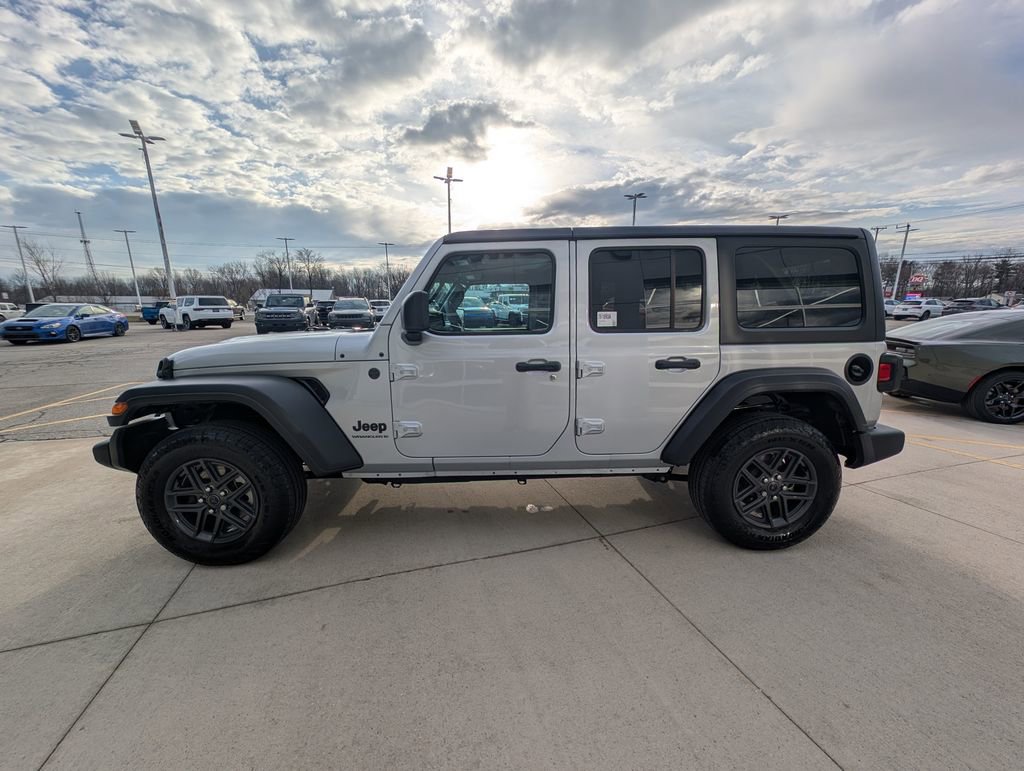 Used 2024 Jeep Wrangler Sport S image 7