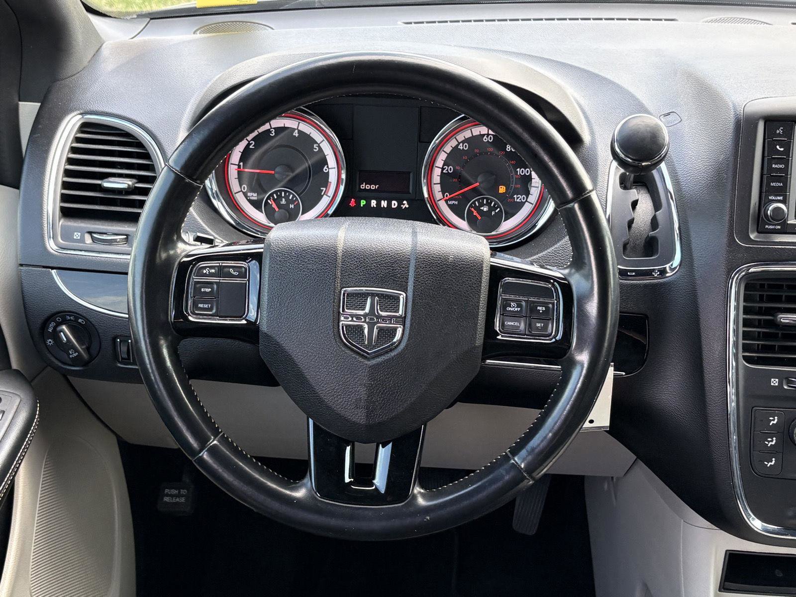 Used 2020 Dodge Grand Caravan SXT image 7