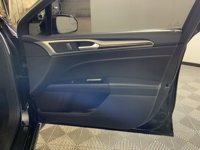 Used 2016 Ford Fusion SE w/ Equipment Group 202A FWD image 23