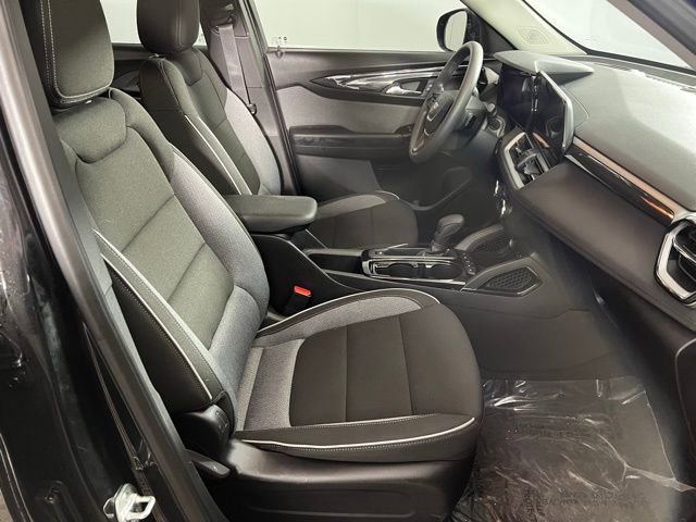 Used 2025 Chevrolet TrailBlazer LS w/ LS Convenience Package image 13
