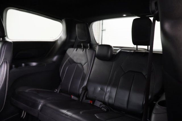 Used 2025 Chrysler Pacifica Select FWD image 30