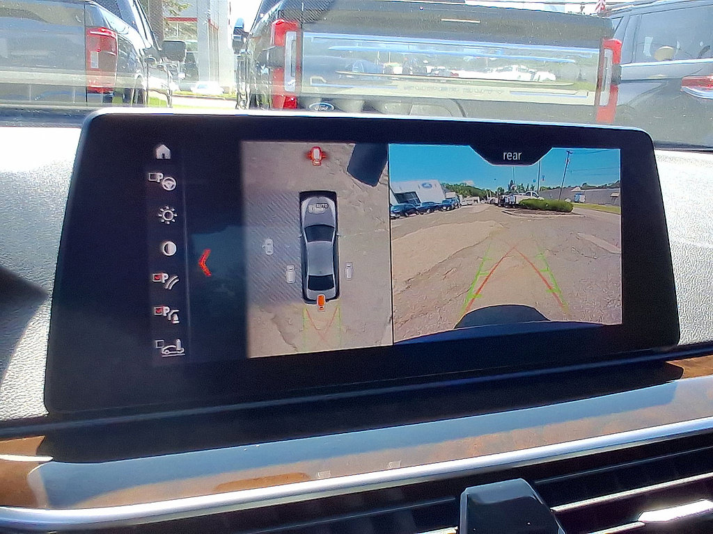 Used 2019 BMW 530e xDrive w/ Convenience Package AWD/4WD image 21
