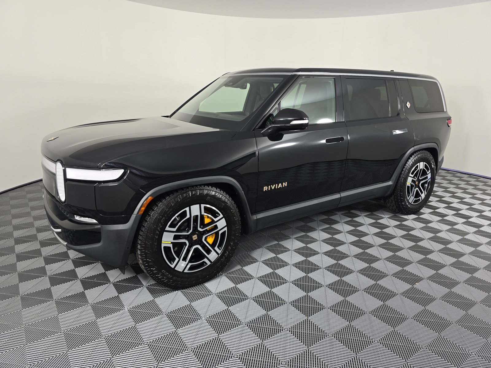 Used 2022 Rivian R1S Launch Edition