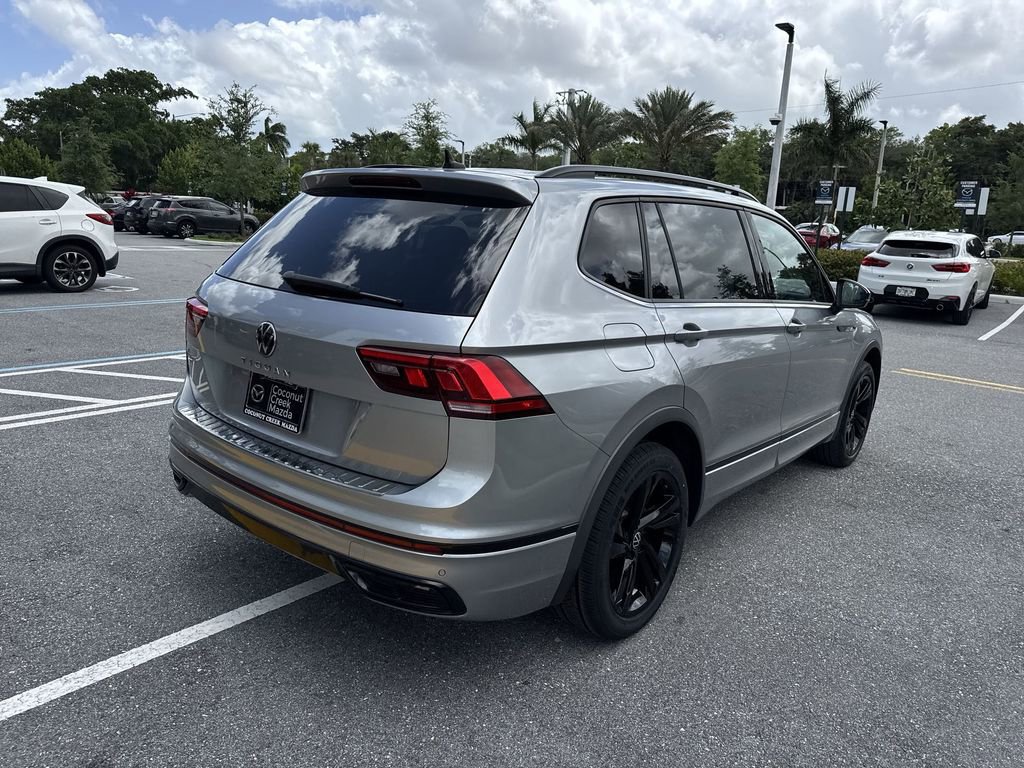 Used 2023 Volkswagen Tiguan SE R-Line image 3