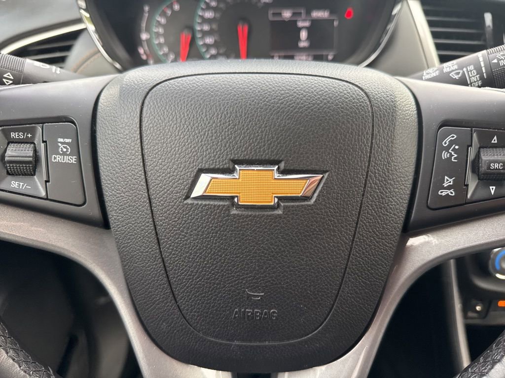 Used 2022 Chevrolet Trax LT w/ LT Convenience Package image 40