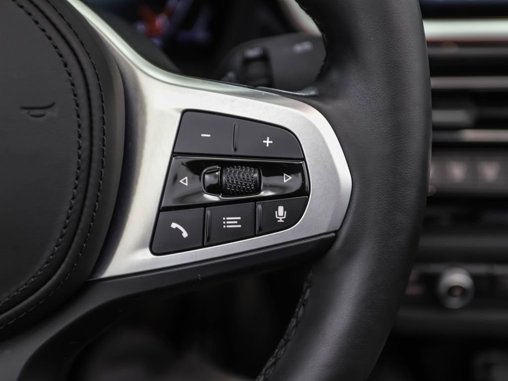 Certified 2025 BMW Z4 M40i w/ Edition image 13