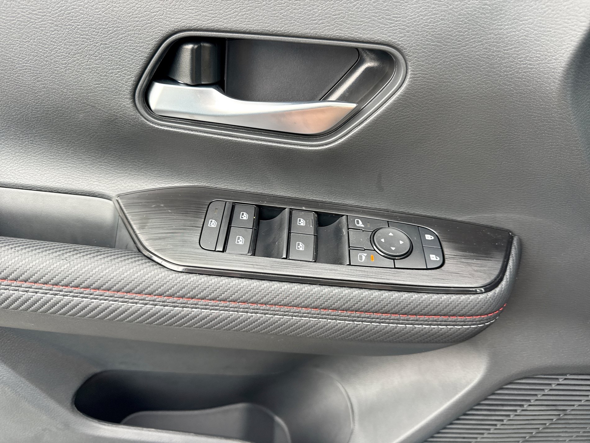 New 2027 Nissan Kicks SR FWD image 22