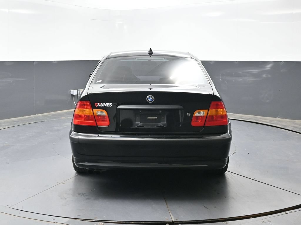 Used 2002 BMW 325i Sedan RWD image 10