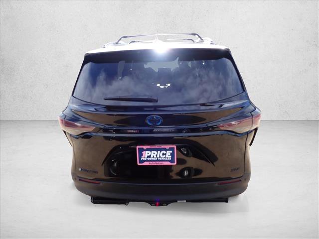 Used 2025 Toyota Sienna XLE Woodland Edition video 3